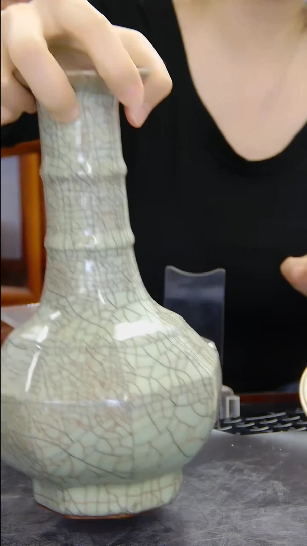 瓶闽**藏哥釉弦纹盘口八楞长颈瓶#418#