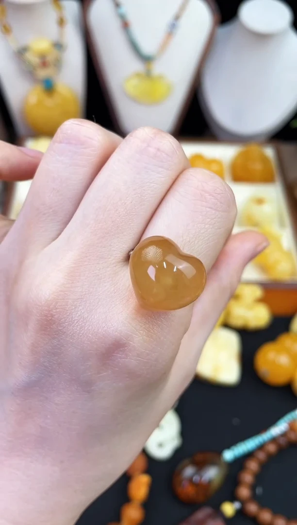 琥珀未镶嵌珠宝奇石柒月