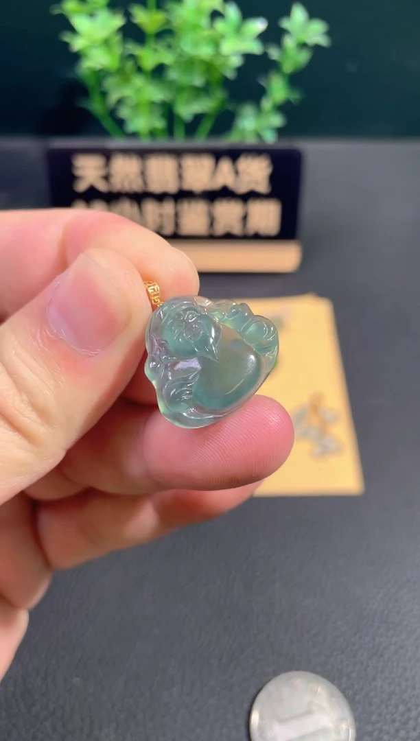 颈饰18K金镶嵌翡翠翡翠