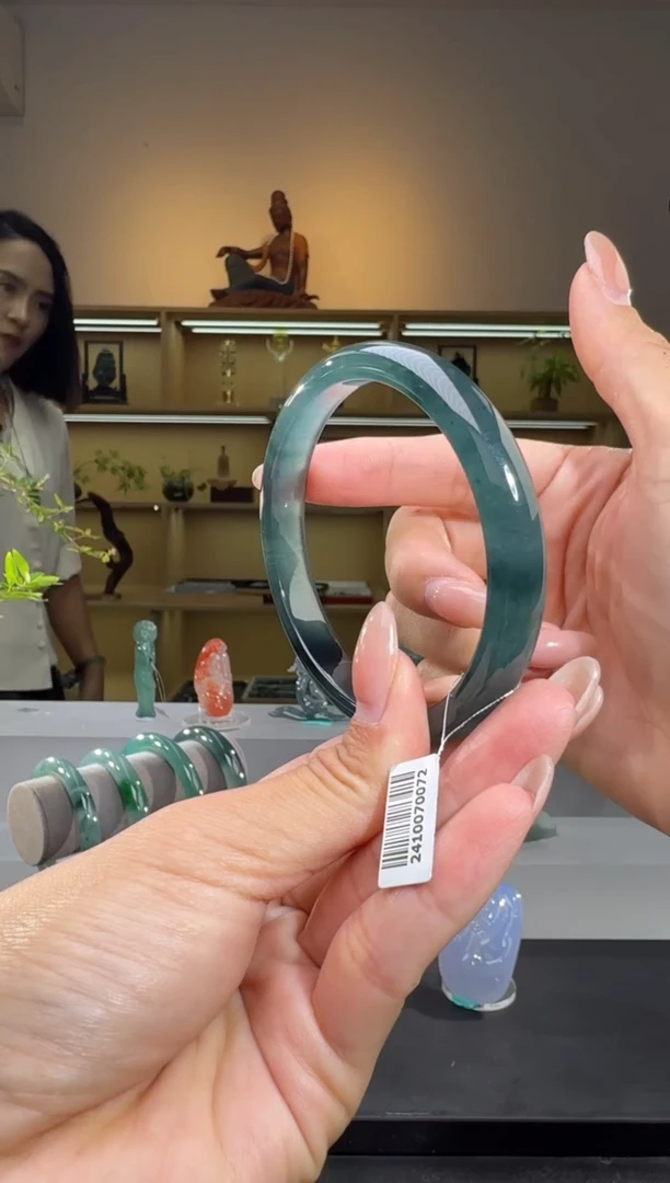 未镶嵌手镯翡翠60圈