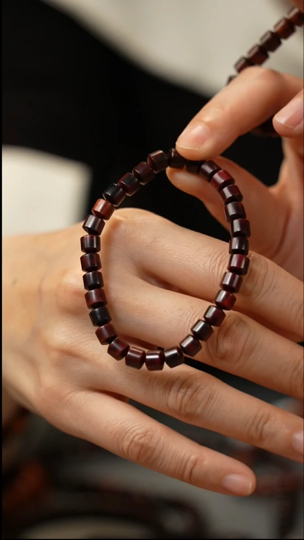 【闪购商品】降真香手串/手链红降6x6桶珠单圈多样性随机发一个