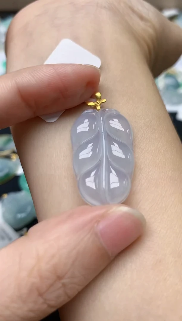 翡翠18K金镶嵌颈饰天然缅甸A货翡翠