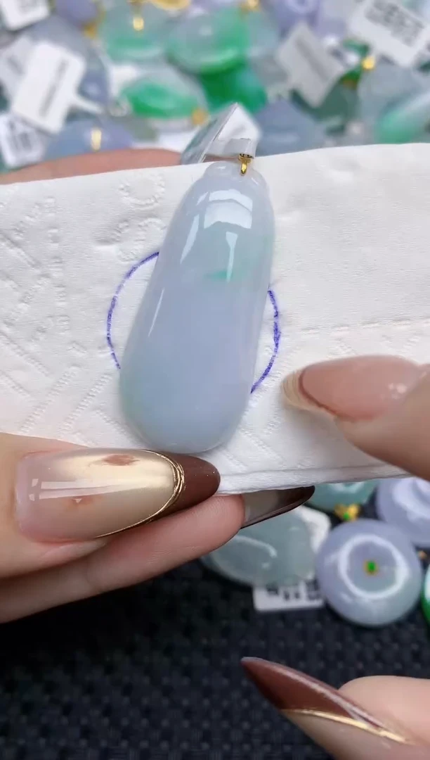 颈饰18K金镶嵌翡翠   天然翡翠A货  百元以上9米证书费自理