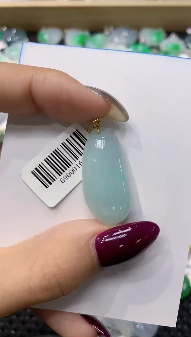 翡翠18K金镶嵌颈饰111111111111