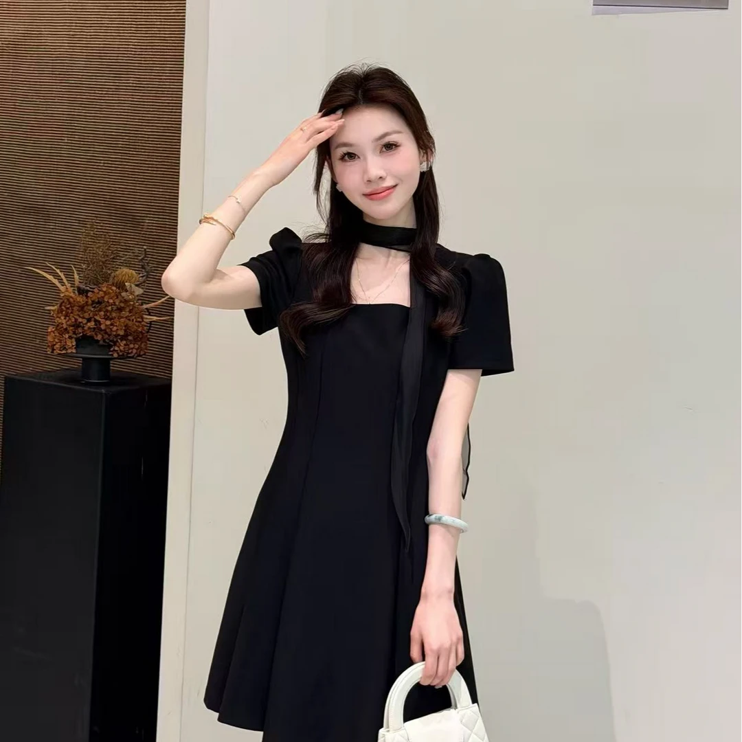 ZOZO-2672-8119夏季新款女方领A字下摆飘带减龄百搭连衣裙