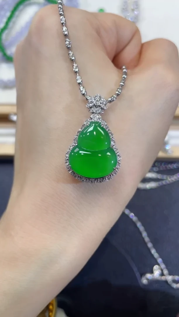 吊坠(不含链)18K金镶嵌翡翠团购1