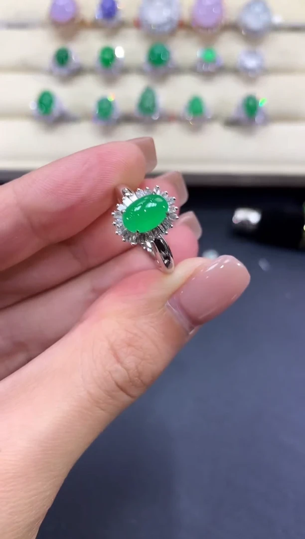 【闪购商品】翡翠戒指18K金镶嵌a130             