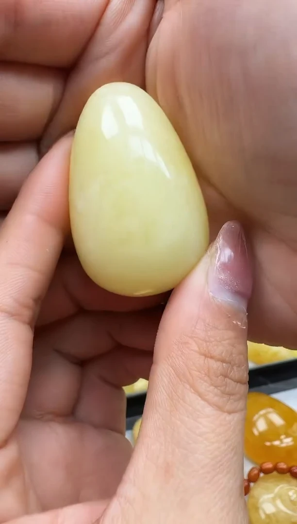 【闪购商品】琥珀裸石未镶嵌挂坠