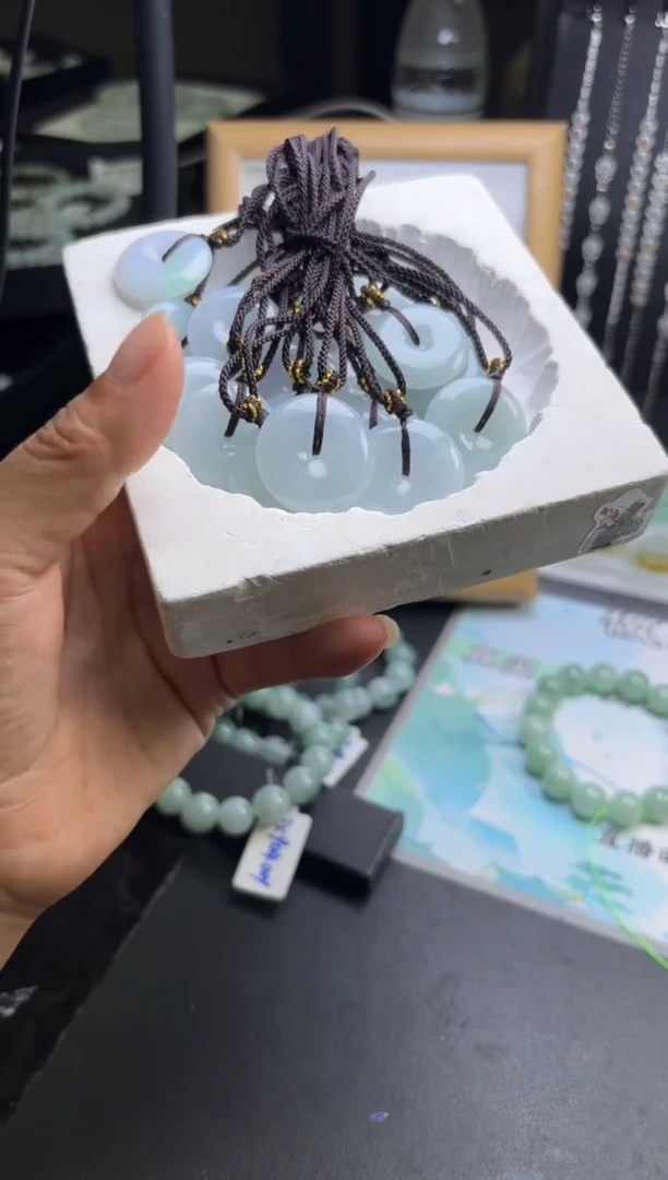 未镶嵌挂件翡翠多样性发一件R703083