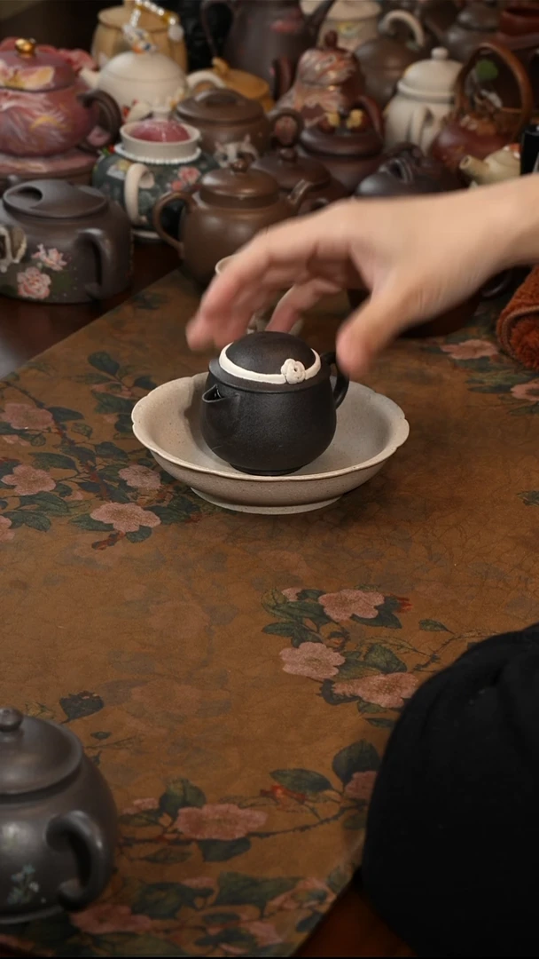 茶壶紫砂黑泥礼帽壶微瑕