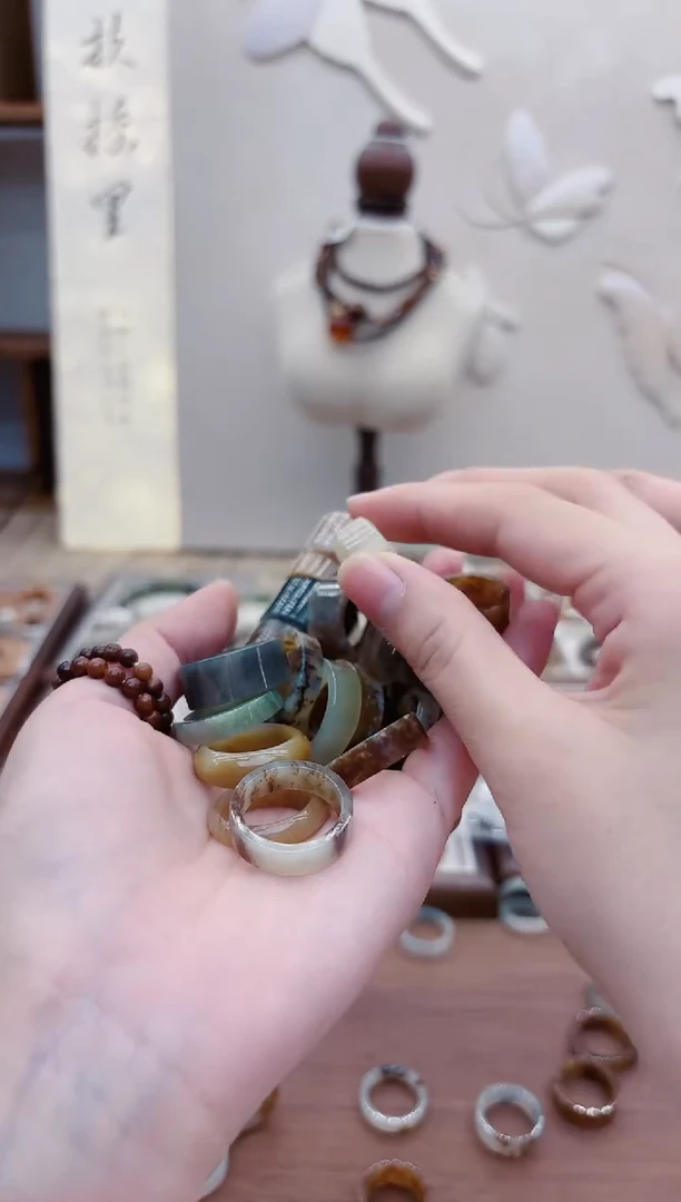 未镶嵌戒指和田玉（糖玉）V163和田玉戒指18mm