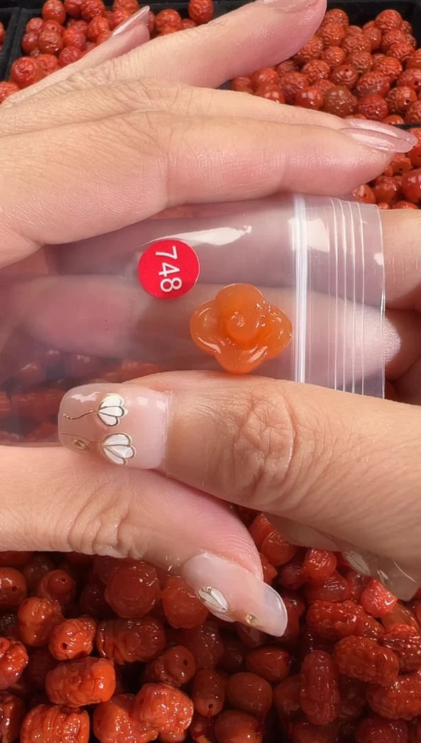 颈饰未镶嵌南红玛瑙1