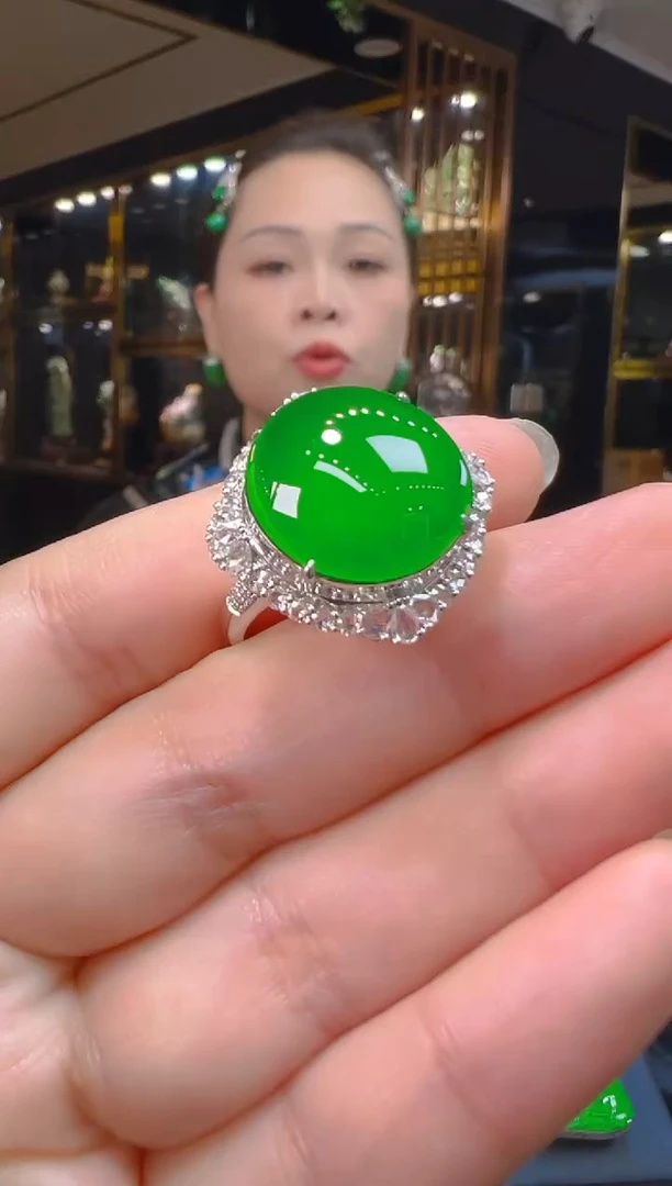 18K金镶嵌戒指翡翠028