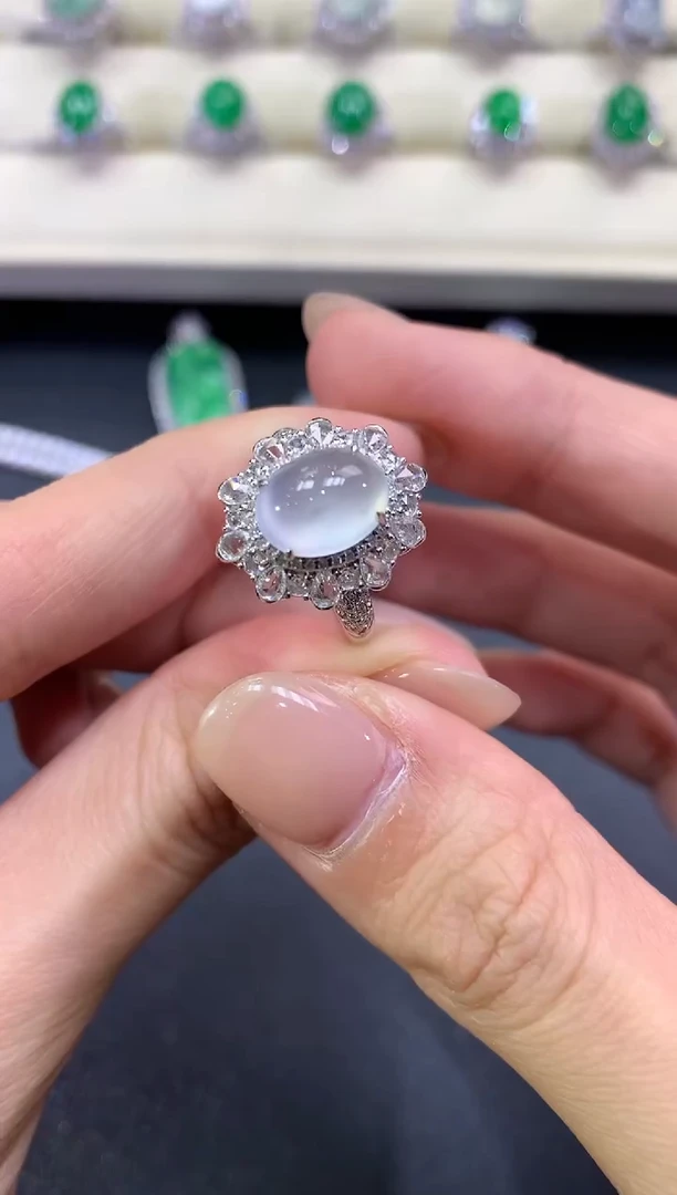 【闪购商品】翡翠戒指18K金镶嵌a198