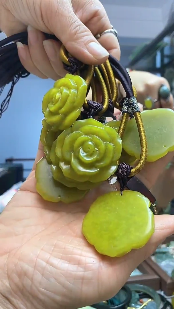 【闪购商品】岫玉吊坠未镶嵌多样性发货其中之一