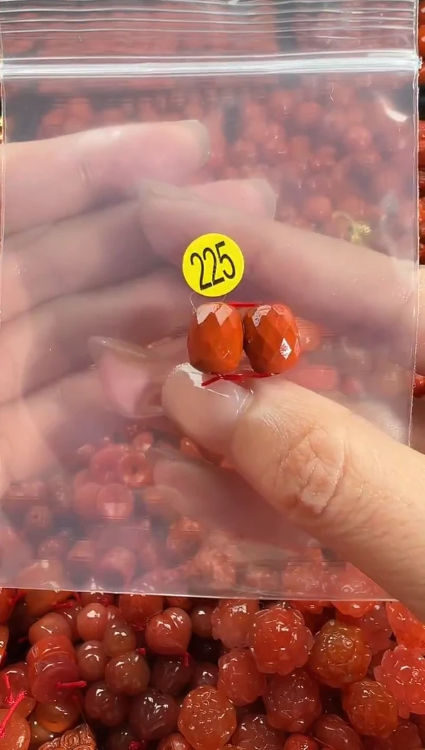 颈饰未镶嵌南红玛瑙1