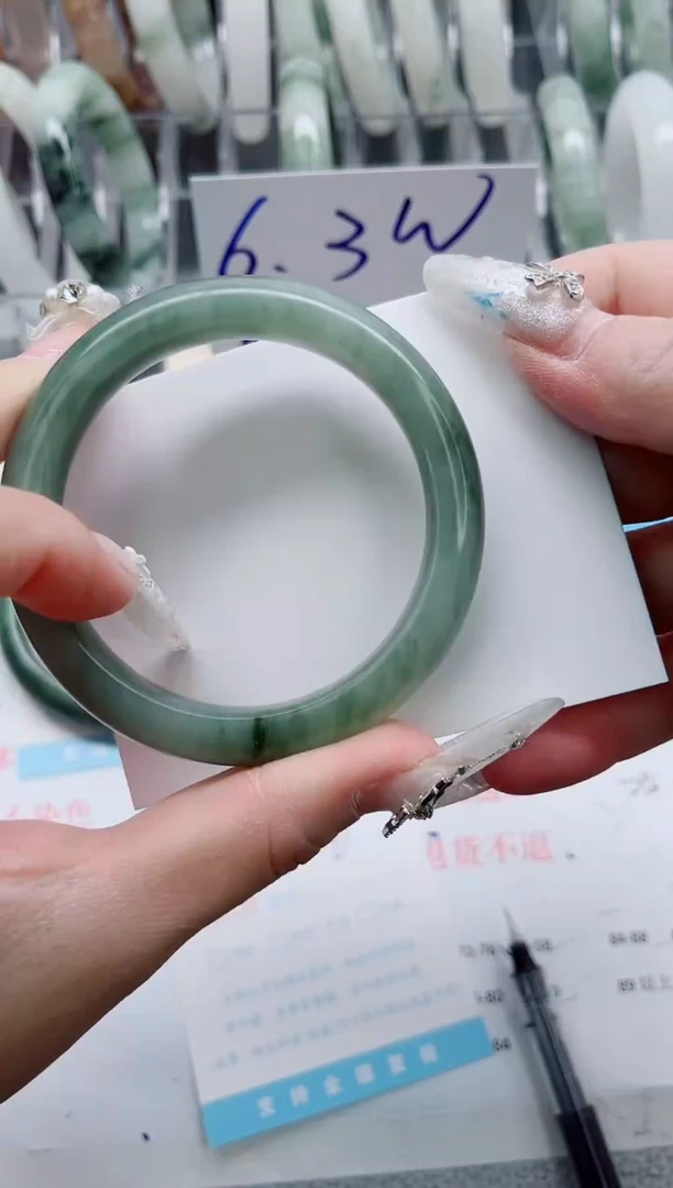 【闪购商品】石英质玉手镯未镶嵌A272-56