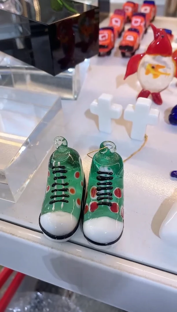琉璃手工艺品鞋子一双