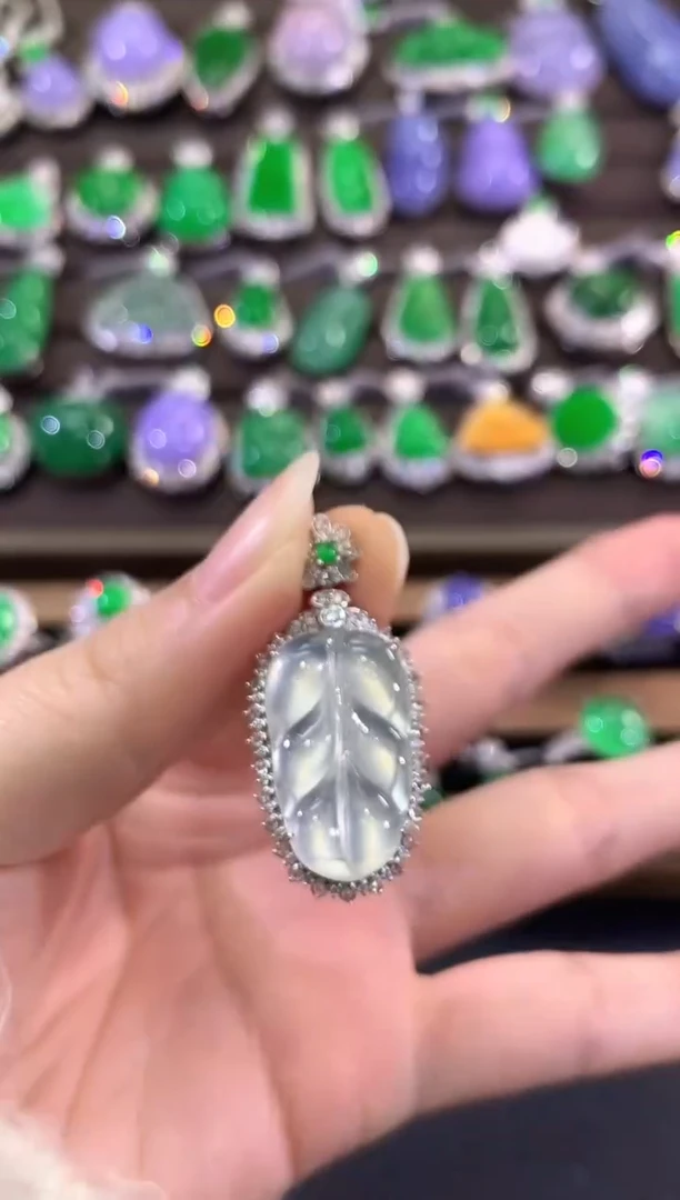 吊坠(不含链)18K金镶嵌翡翠e55