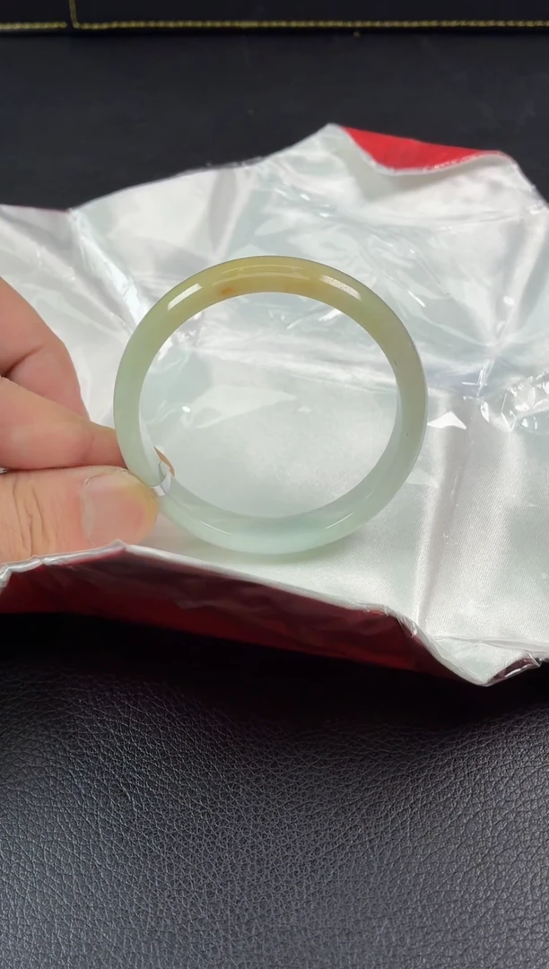 翡翠手镯未镶嵌纯天然A货翡翠手镯