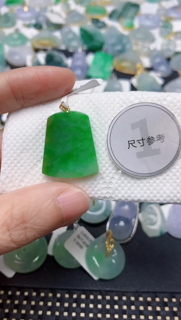 颈饰18K金镶嵌翡翠天然缅甸A货翡翠