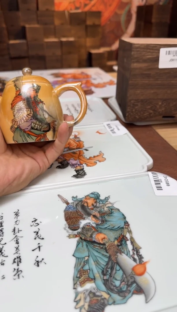 以笔为心，以瓷为纸。