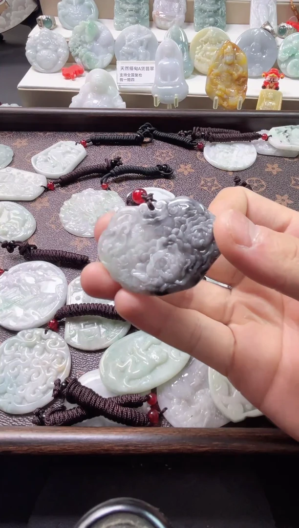 颈饰未镶嵌翡翠11/13  169