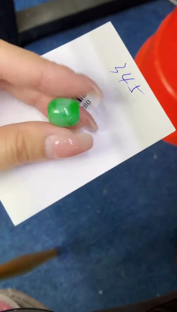 翡翠未镶嵌颈饰缅甸天然翡翠A货