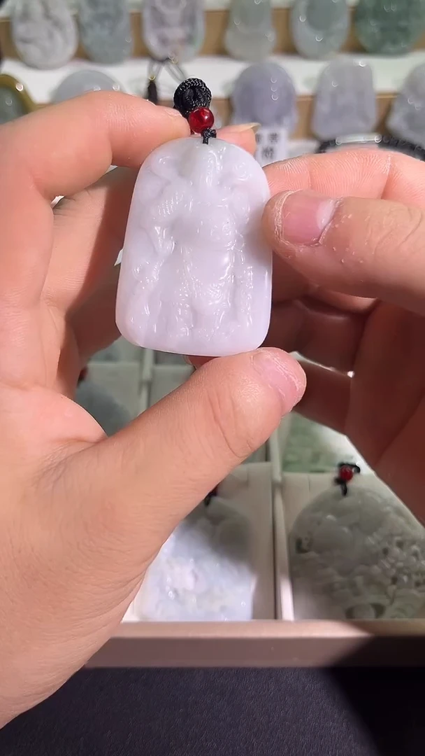 颈饰未镶嵌翡翠12/17  4