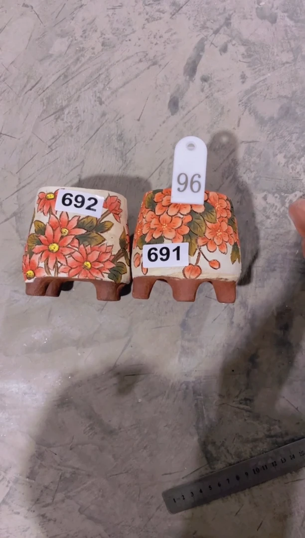 摆件t***f96陶花岛花盆罐—手工痕迹默认，大小会有1-2公分误差