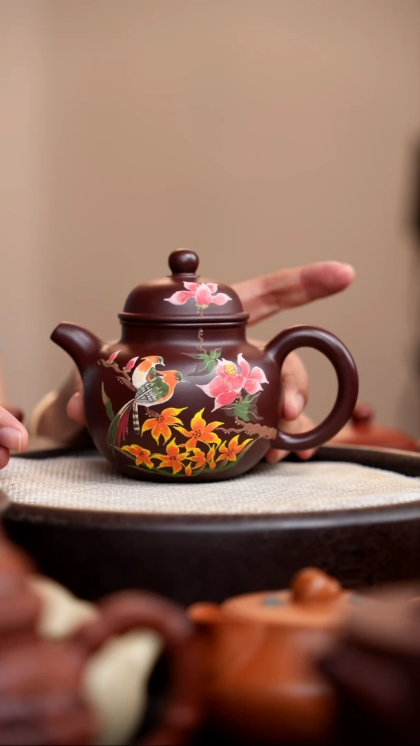 茶壶紫砂紫脂泥掇球泥绘双鸟