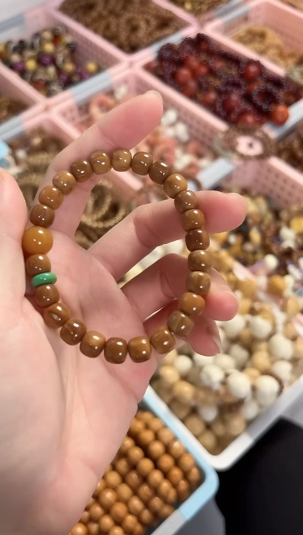 石英质玉（黄龙玉）合金手串库克老型8mm搭配黄龙玉多样性发其一