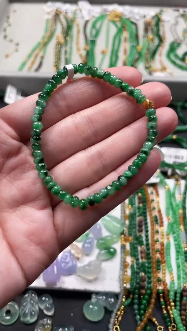 翡翠足金镶嵌套链一条  MK156