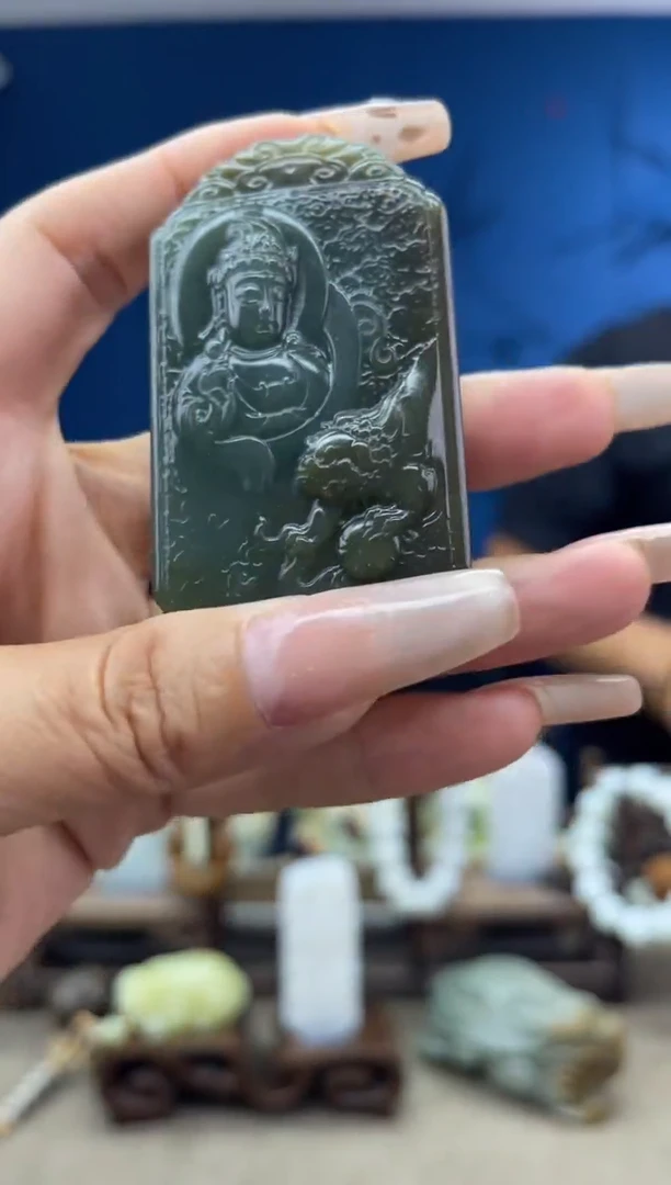 和田玉未镶嵌颈饰1