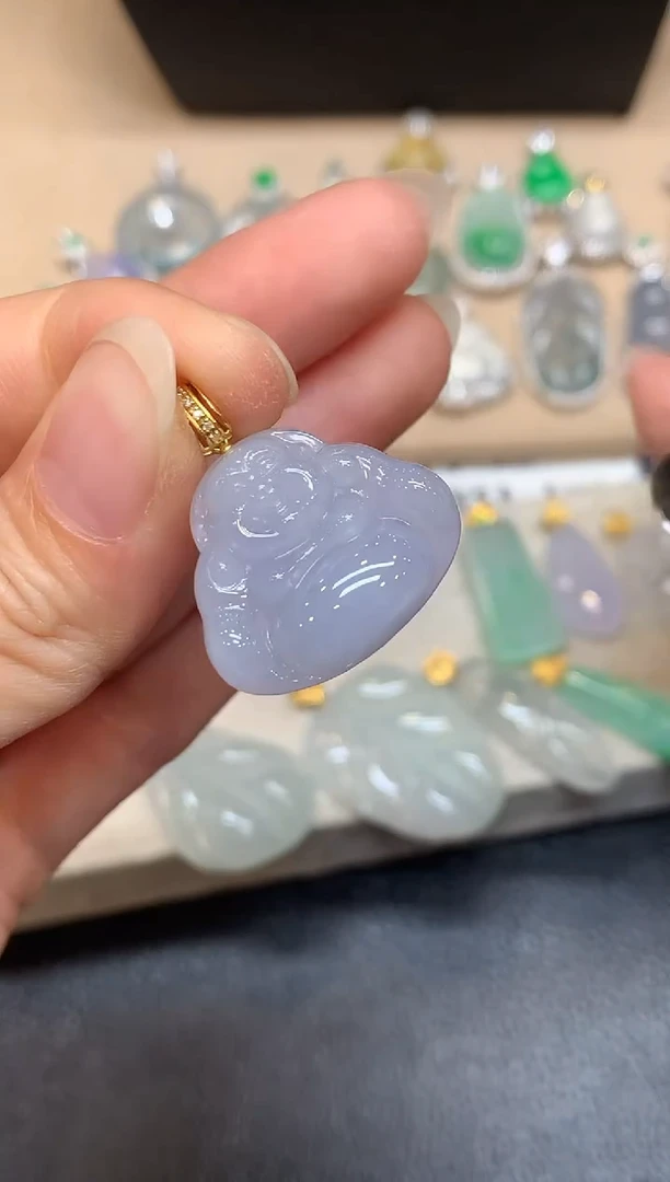 颈饰18K金镶嵌翡翠佛公【无服务费