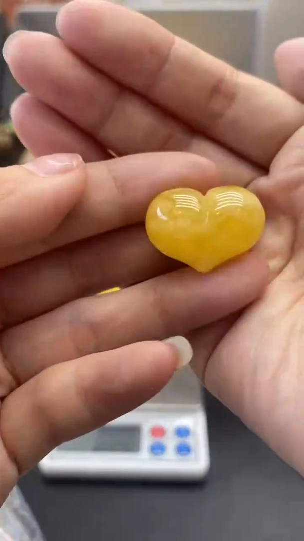 琥珀未镶嵌珠宝奇石2740