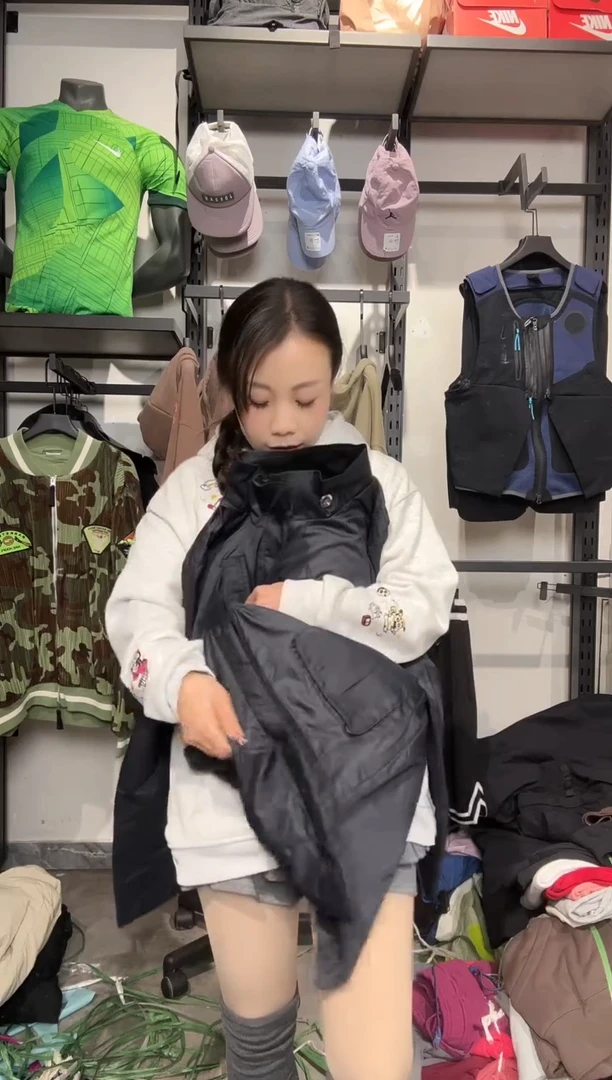 1578  编码 瑕疵款直播间过款为准 尺码   身高  160