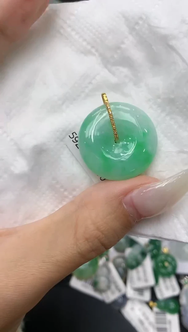 颈饰18K金镶嵌翡翠11111111