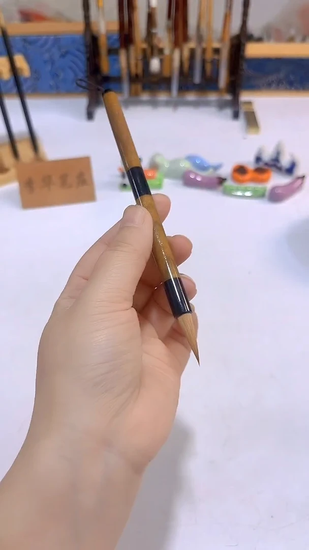 楠木配黑檀黄狼毛笔1支