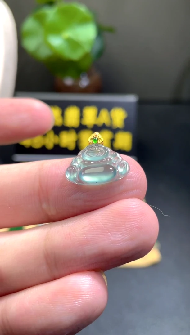 颈饰18K金镶嵌翡翠翡翠A货
