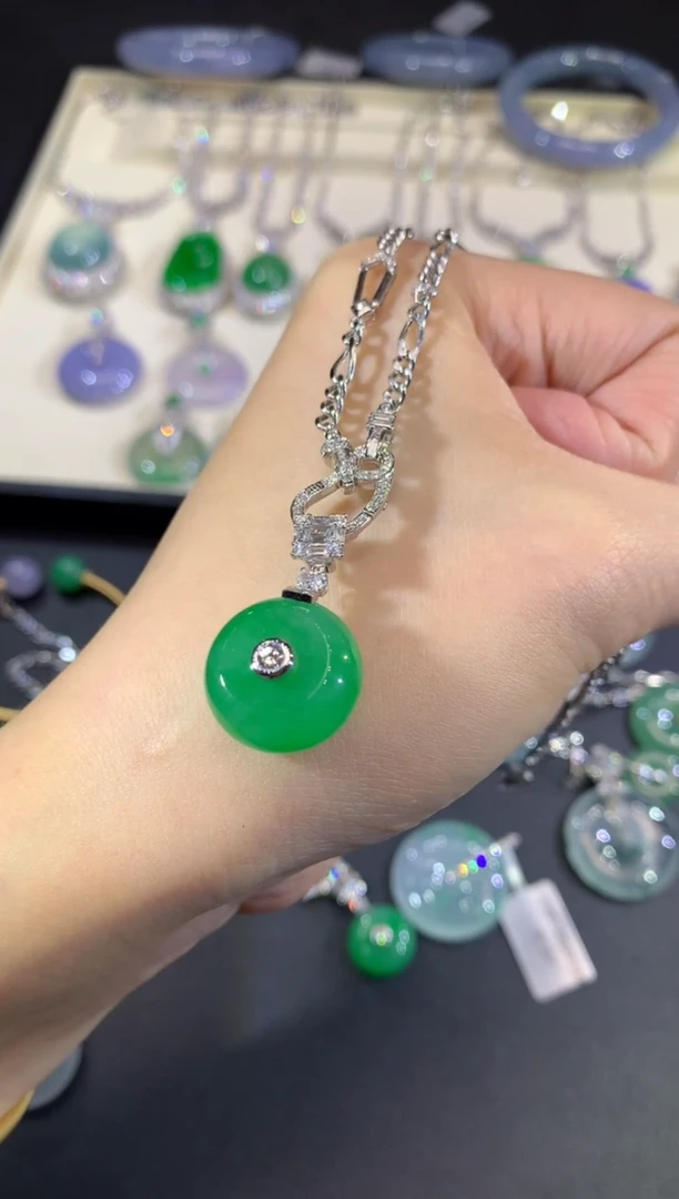 吊坠(不含链)18K金镶嵌翡翠泡**米52-扣子（不含链和扣