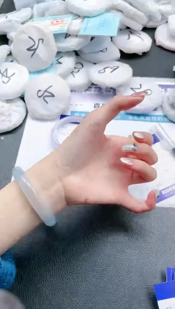 【闪购商品】石英质玉手镯未镶嵌 冰冰蓝手镯-56