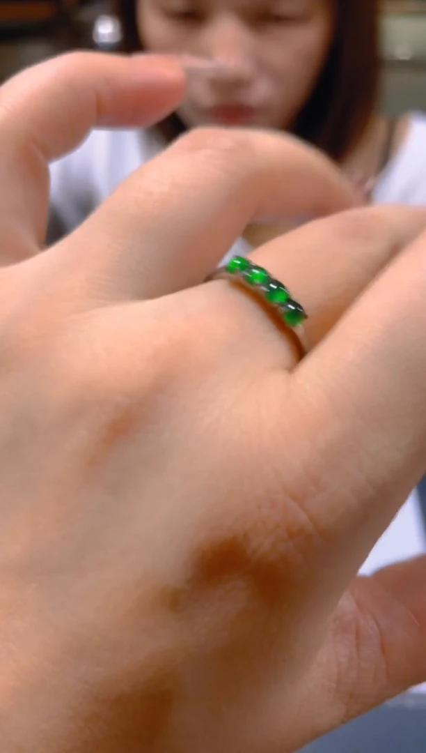 未镶嵌戒指翡翠多样性发一