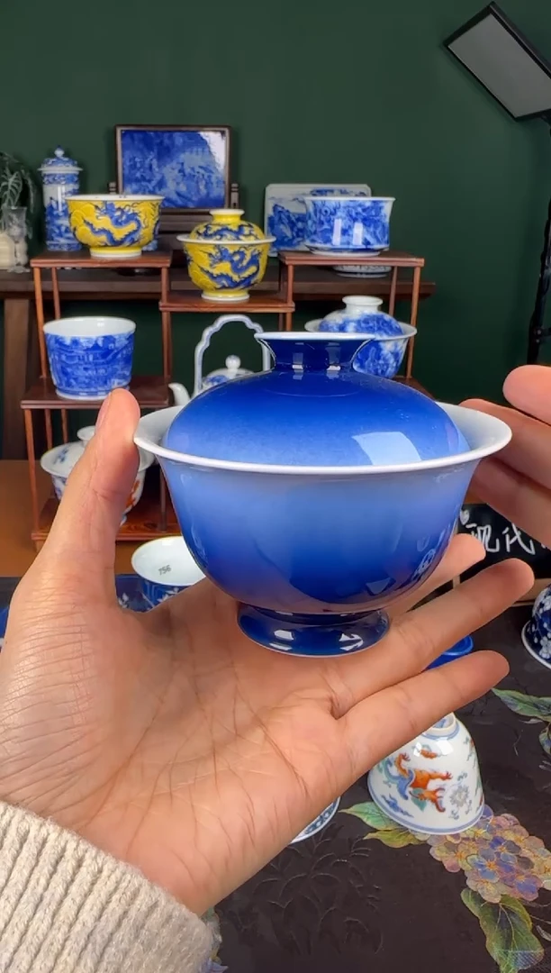 杯初蓝舍。 渐变蓝。     盖碗