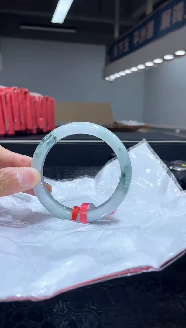 未镶嵌手镯翡翠4
