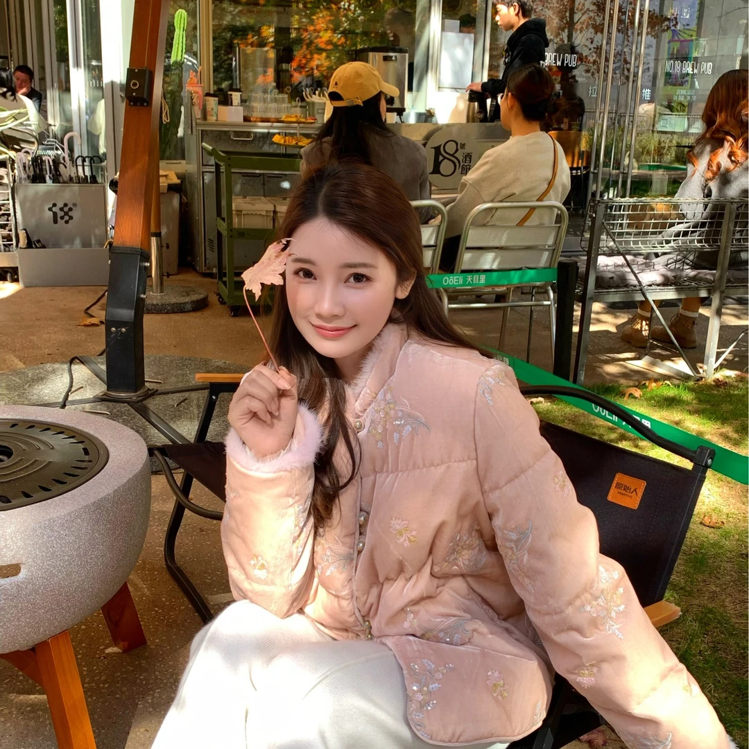 新中式轻国风贵气外套女短款刺绣羽绒秋冬