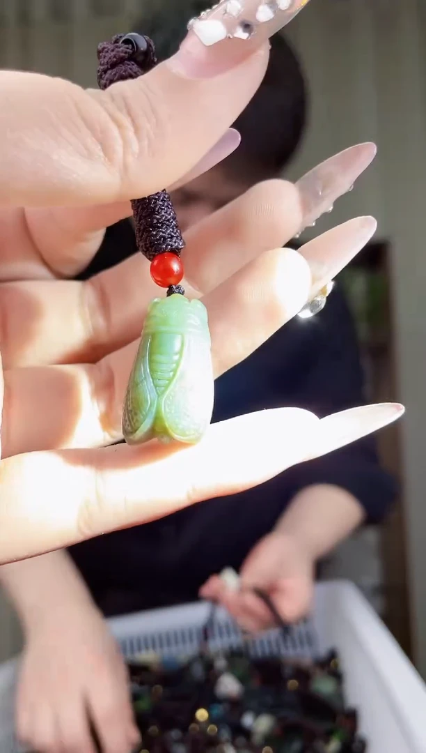 【闪购商品】和田玉挂件未镶嵌拍一发一，多样性发货！