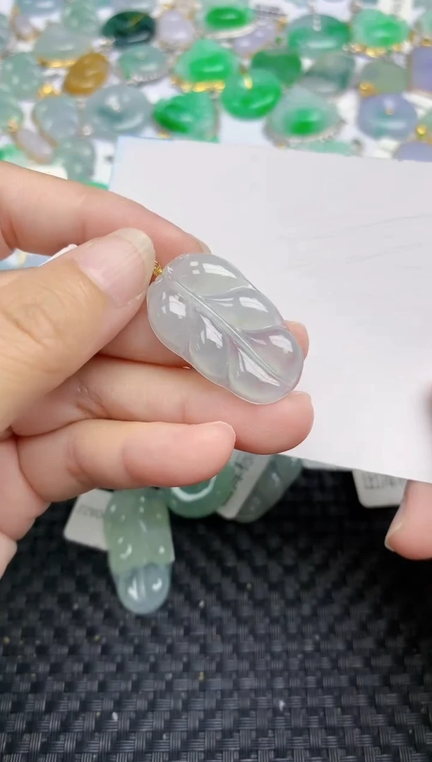 翡翠未镶嵌颈饰天然翡翠A货