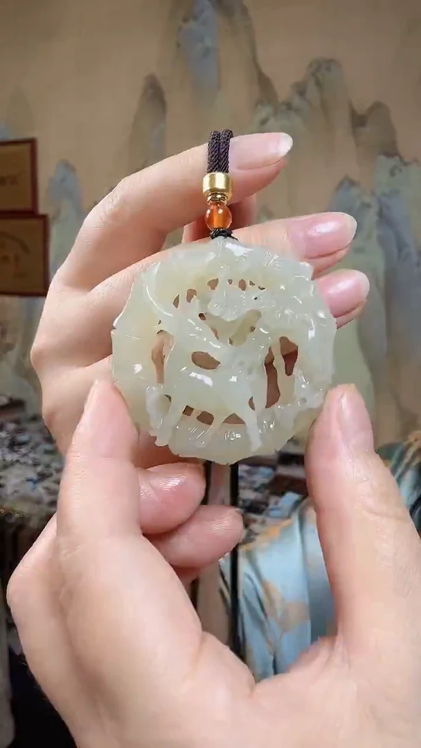 颈饰未镶嵌和田玉.