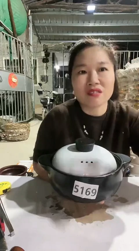 5169瑕疵不圆黑锅盖偏小